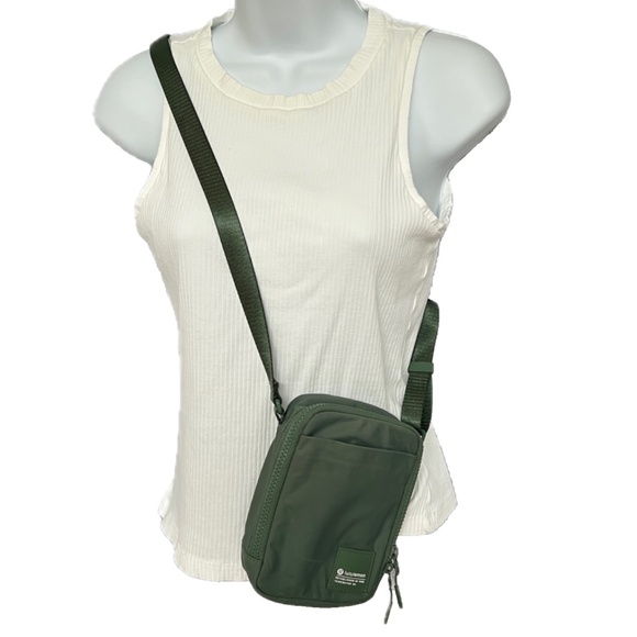 Lululemon Easy Access Crossbody Bag Green Front Pocket 6” x 7” - Picture 1 of 9